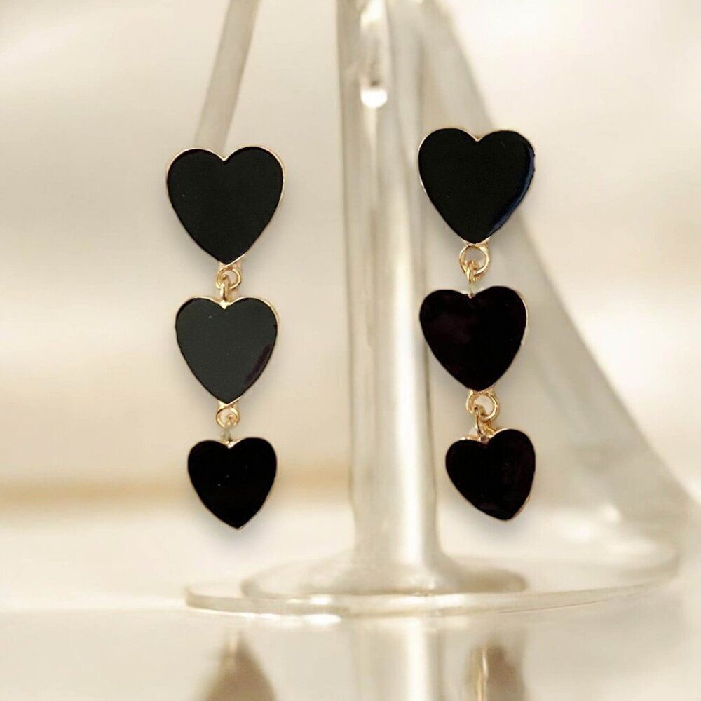 Black Heart Earrings - NEW